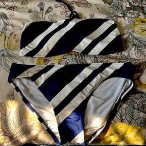 DKNY Navy/White Bikini (Top is small and bottoms are medium)